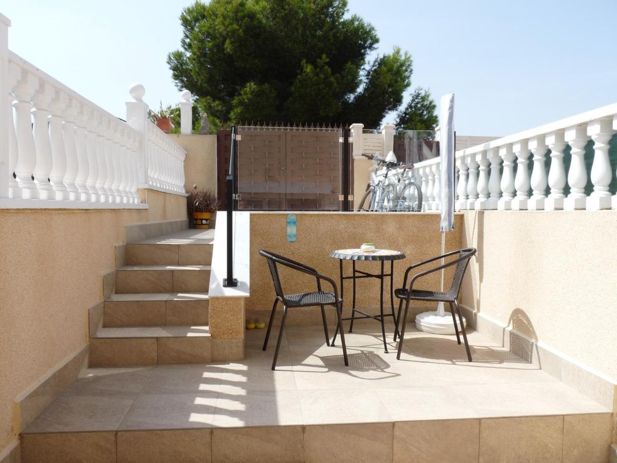 Modern Apartment Near Beach La Mata  Buitenkant foto